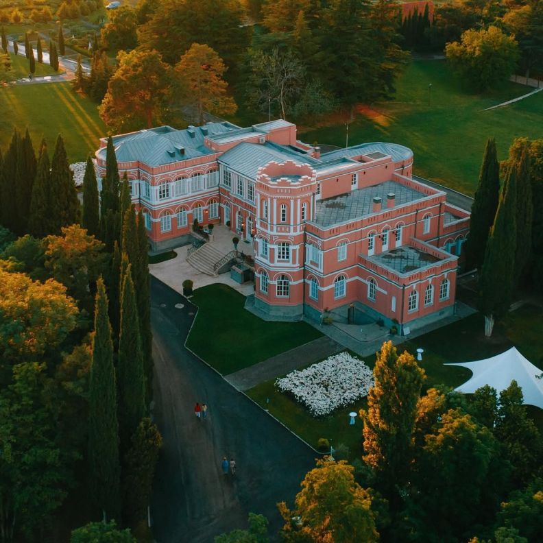 مكان خيالي لاجمل حفلات الزفاف Château Mukhrani