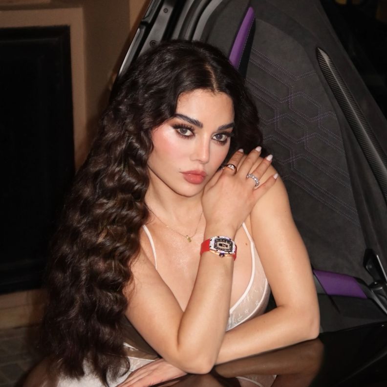  ساعة هيفاء وهبي ولمساتها مع لامبورغيني تخطف الأنظار