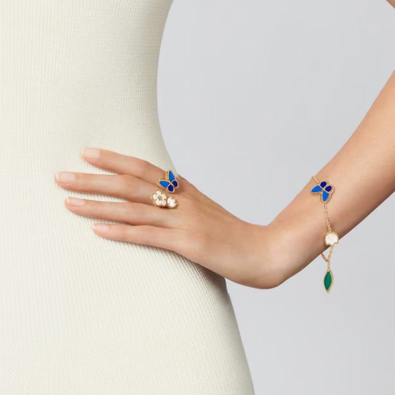 سوار Lucky Spring Butterfly   من  Van Cleef & Arpels