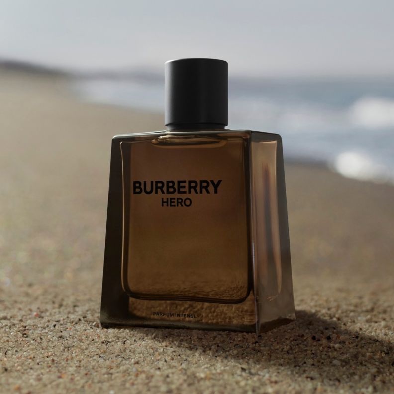 عطر  Burberry Hero Parfum Intense من علامة بربري