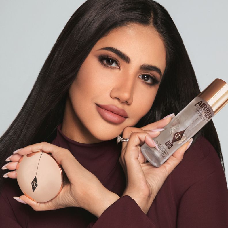 شارلوت تلبوري تكشف عن مجموعة رائعة من  المواهب العالمية لحملة AIRBRUSH FLAWLESS  الإعلانية الجديدة!