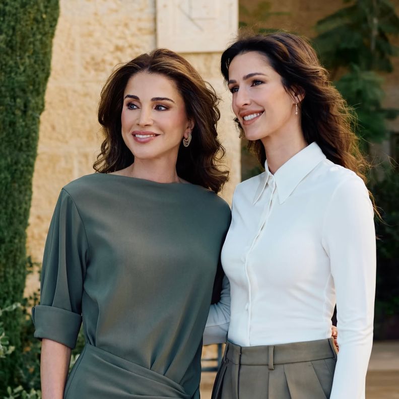 هل تتشابه تسريحات الأميرة رجوة مع اختيارات الملكة رانيا في المناسبات؟ من الويفي إلى النصف رفعة