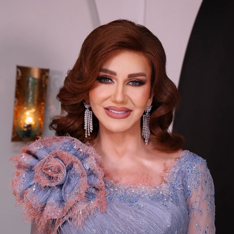 ميادة الحناوي في أحدث ظهور.. مكياج سموكي وشعر ريترو يعيدان الجمال الكلاسيكي