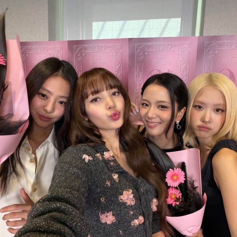  فرقة BLACKPINK