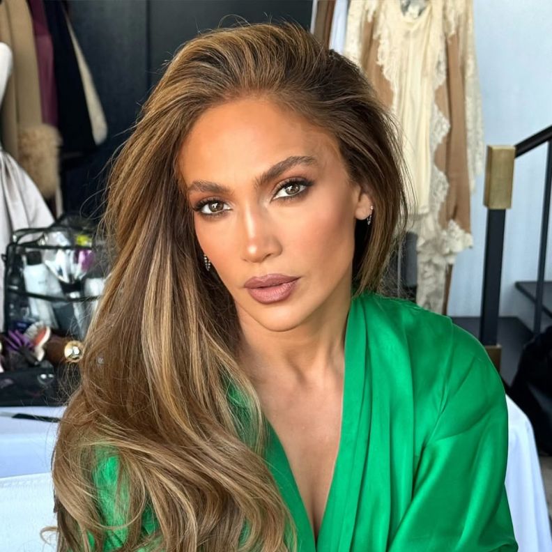 "شعرتُ بأنني جميلة في مصر".. أسرار جينيفر لوبيز لبشرة متوهجة في عامها الـ57