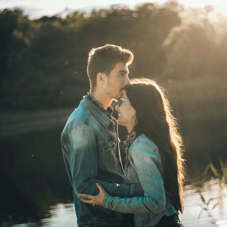 رجل برج العذراء في الحب.. كيف يتصرف عندما يحب؟