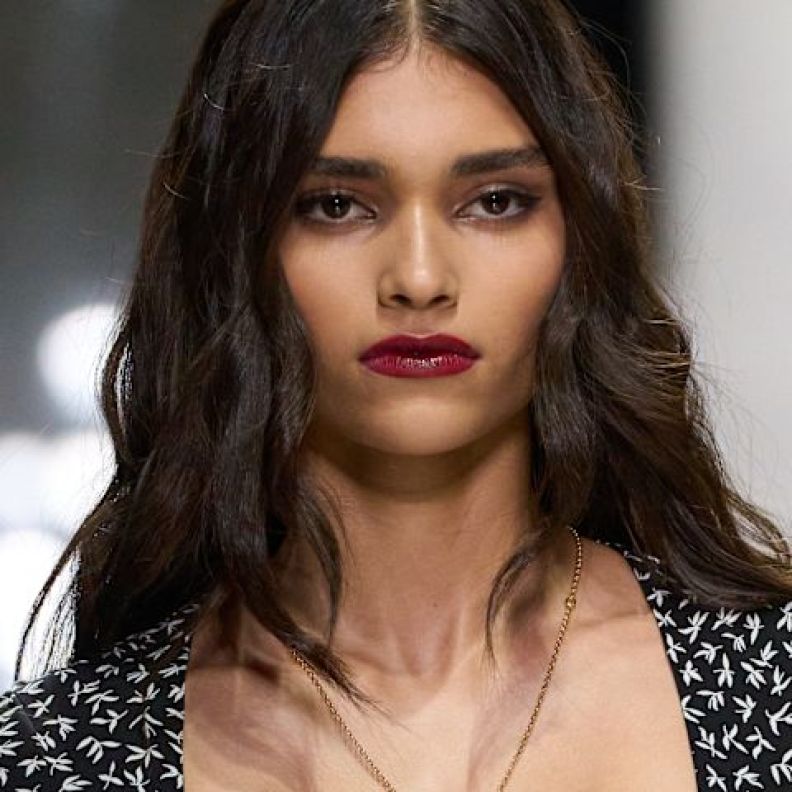  عارضة ازياءDolce Gabbana  