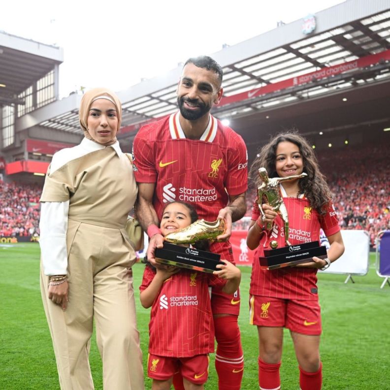محمد صلاح وأسرته