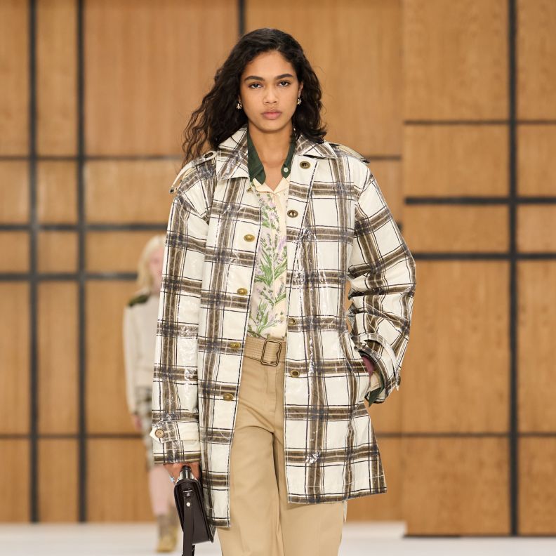 صيحة تقشة الكاروهات من Burberry 
