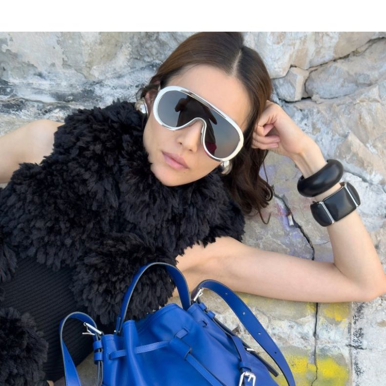 GIVENCHY تكشف عن حملتها النسائية لموسم شتاء 2026 من إبداع Sarah Burton