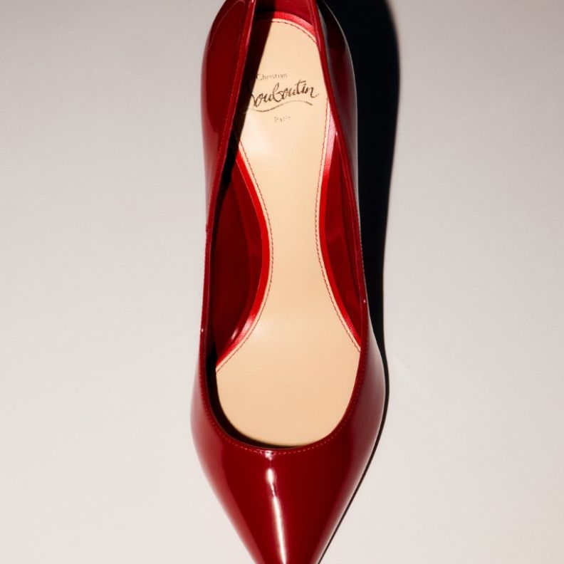 لا بيغال LA PIGALLE من CHRISTIAN LOUBOUTIN جاذبية خالدة