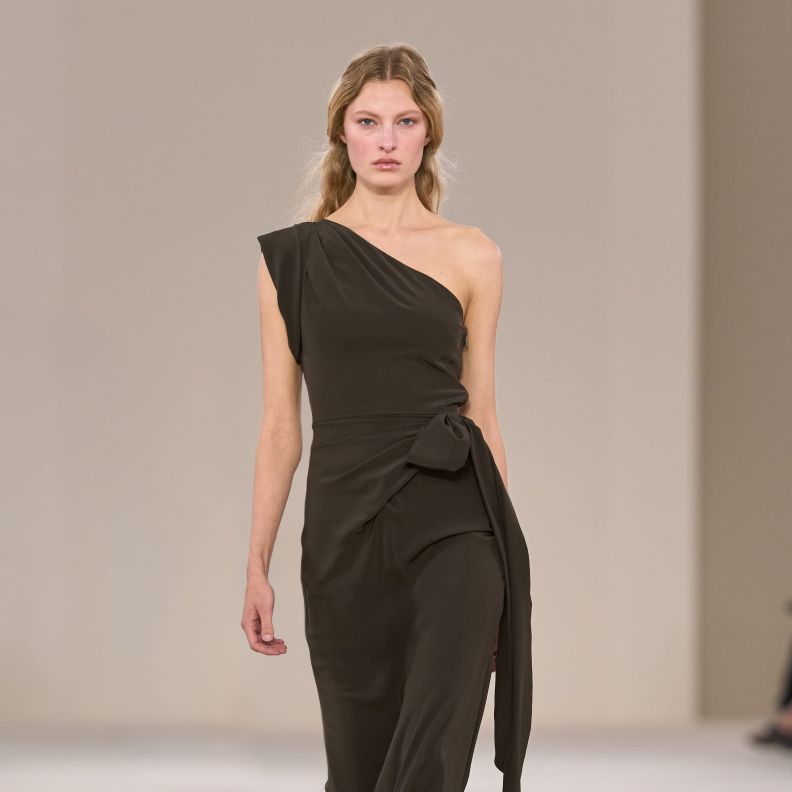 Max Mara تطلق تشكيلة ربيع وصيف 2027 بعنوان FAR HORIZON