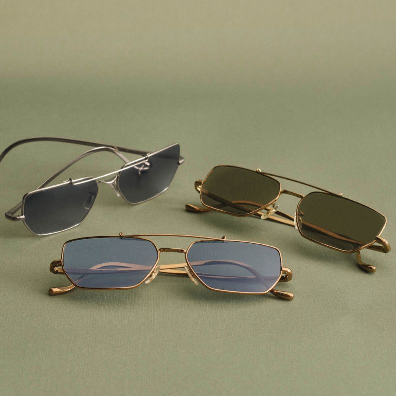 JIL SANDER تطلق مجموعتها الثانية من النظارات الشمسية بالتعاون مع OLIVER PEOPLES