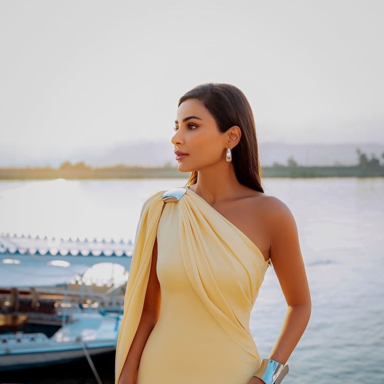 مهيرة عبد العزيز 