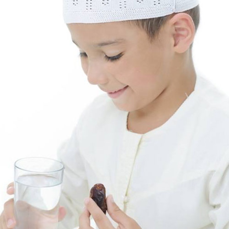 خطوات فعالة في تعويد طفلك على الصيام