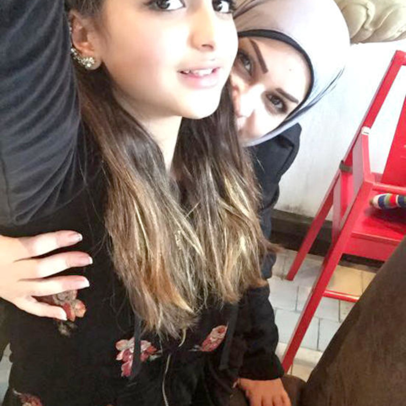 حلا الترك مع والدتها