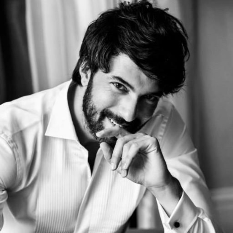 انجين أكيوراك