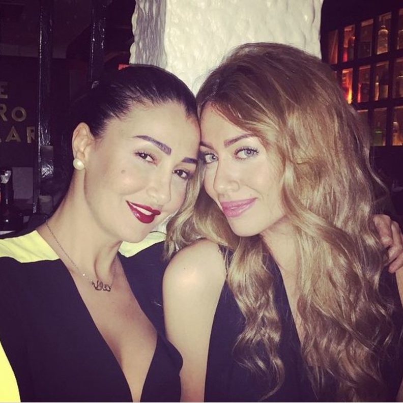 غادة بعد الرازق  وابنتها 