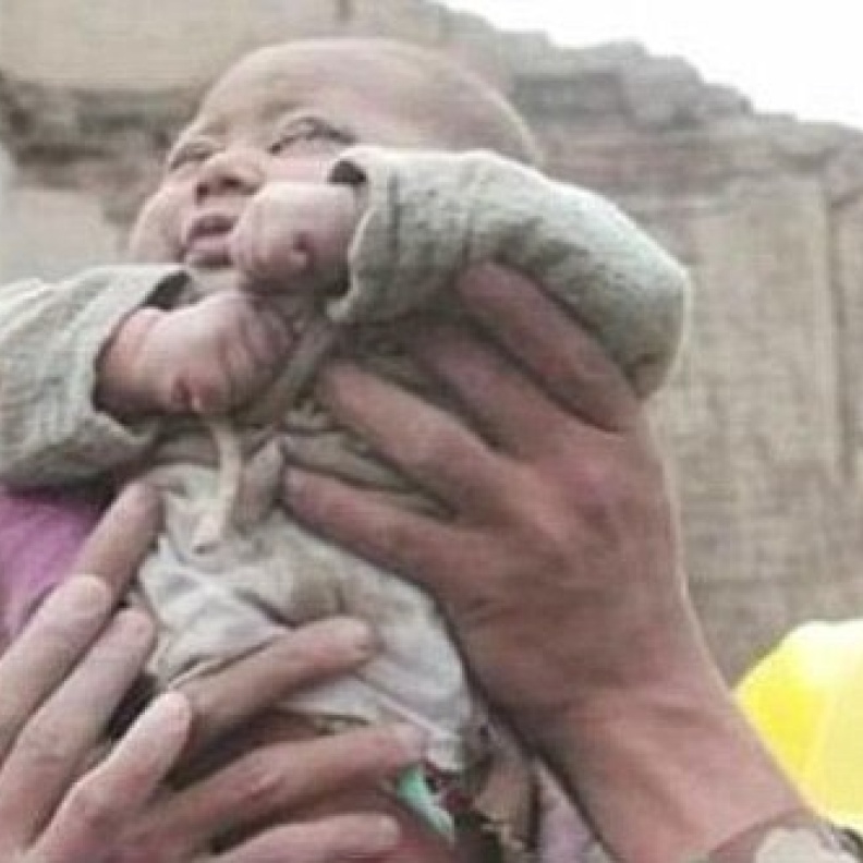 إنقاذ طفل عمره 4 شهور دفن تحت أنقاض الزلزال