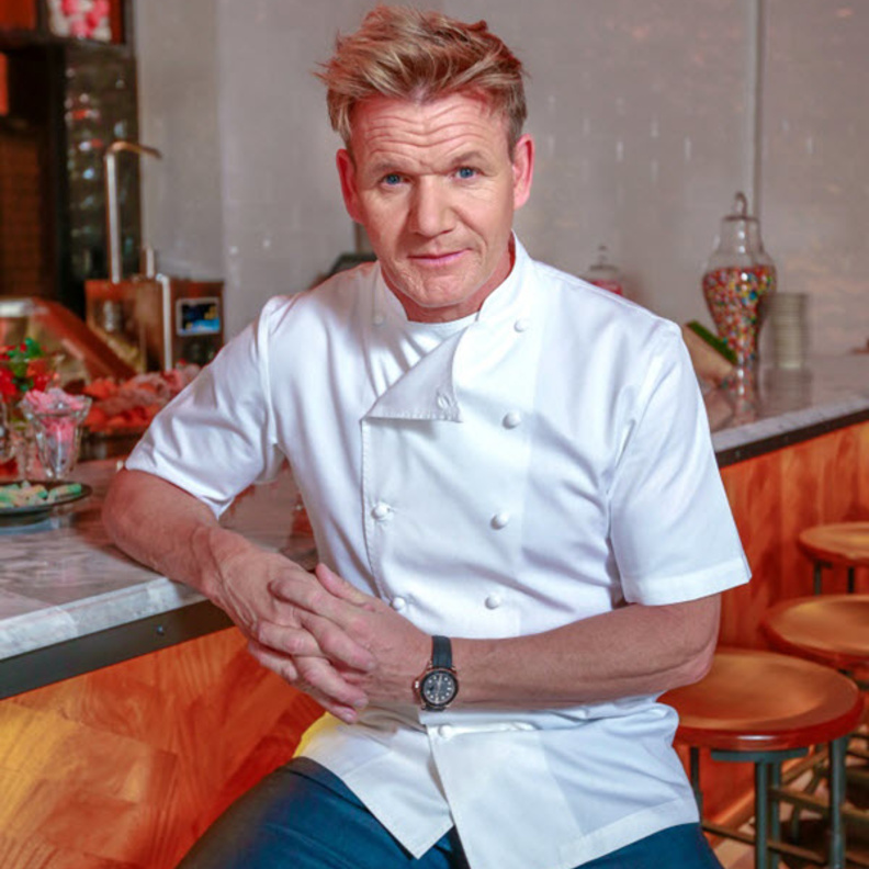 الشيف غوردون رامزي في مطعمه