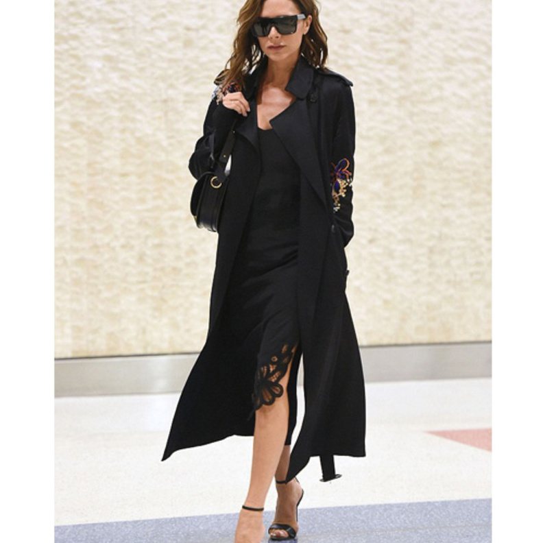 فيكتوريا بيكهام Victoria Beckham بفستان اسود