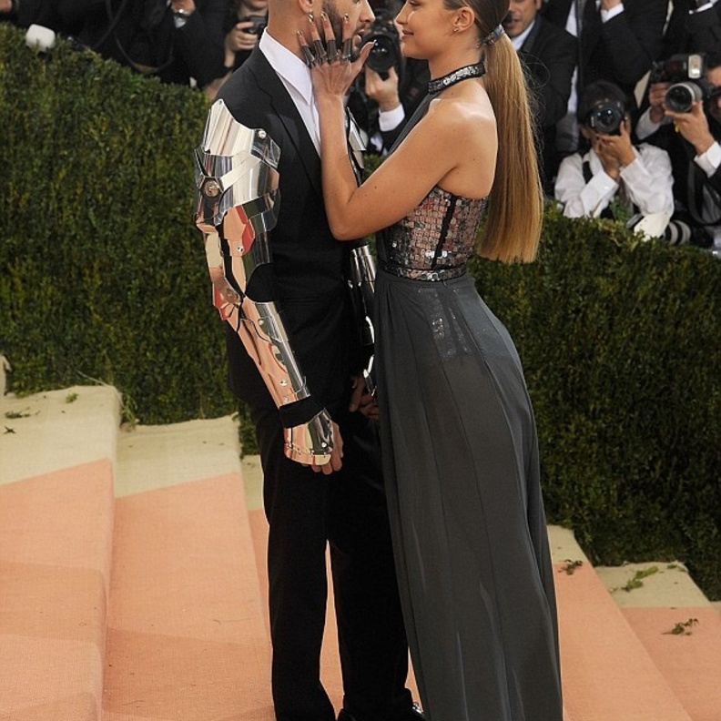 جيجي حديد وزين مالك