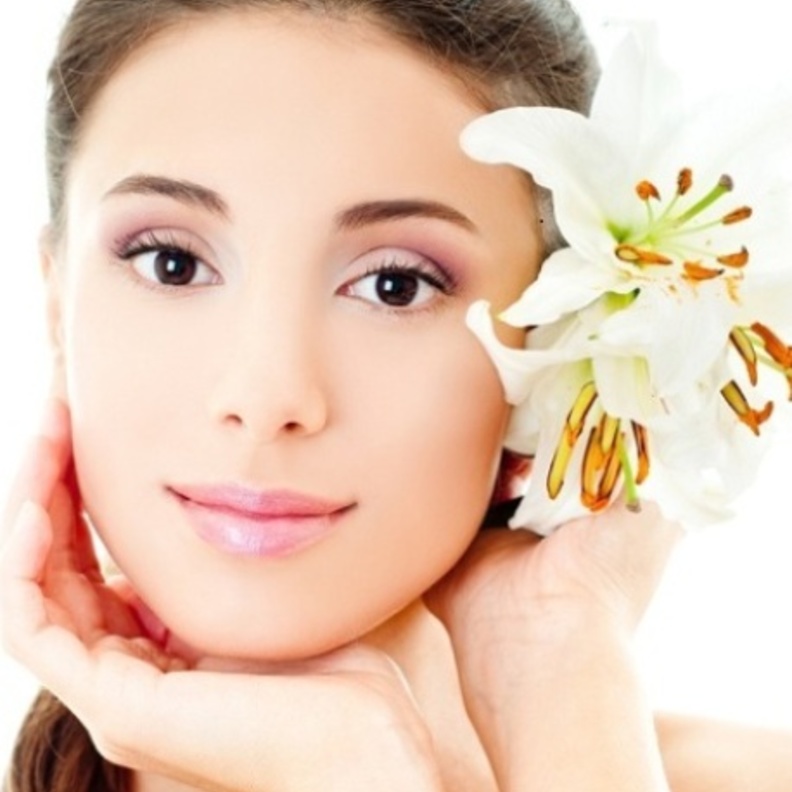 طقس الربيع يحتم عليك عناية مضاعفة ببشرتك