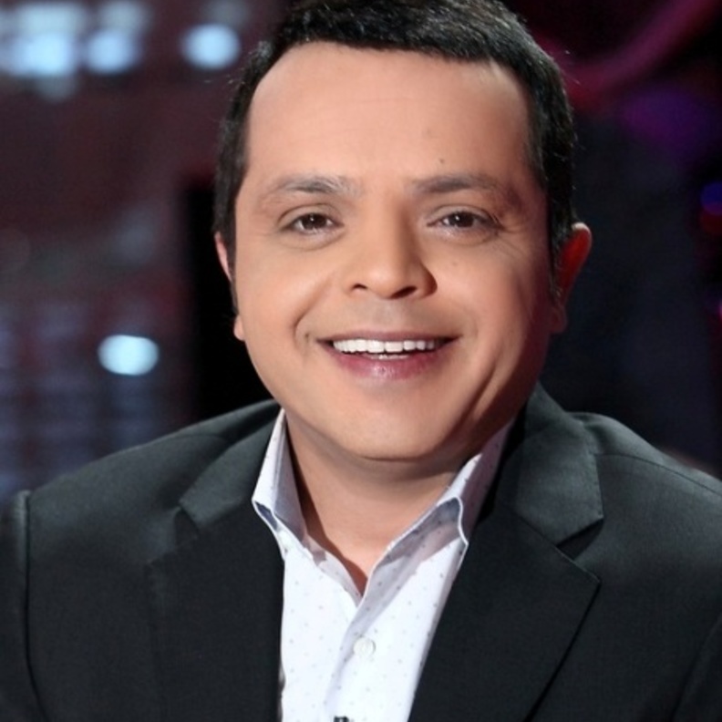 عمرو دياب يثير ضجة باغنية "اجمل عيون"