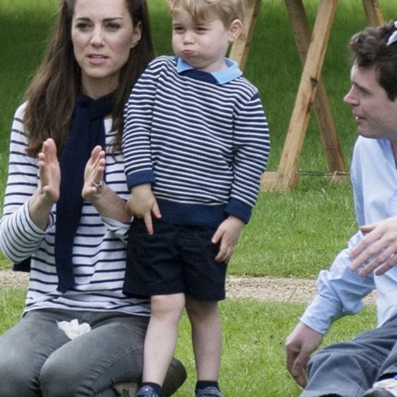 الامير وليام يحمل جورج