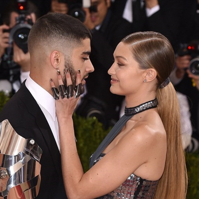 جيجي حديد وزين مالك