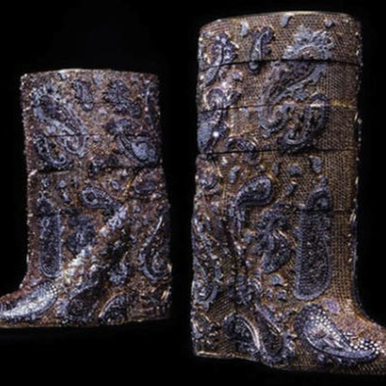 يعرض حالياً في دبي.. حذاء بـ 11 مليون درهم 