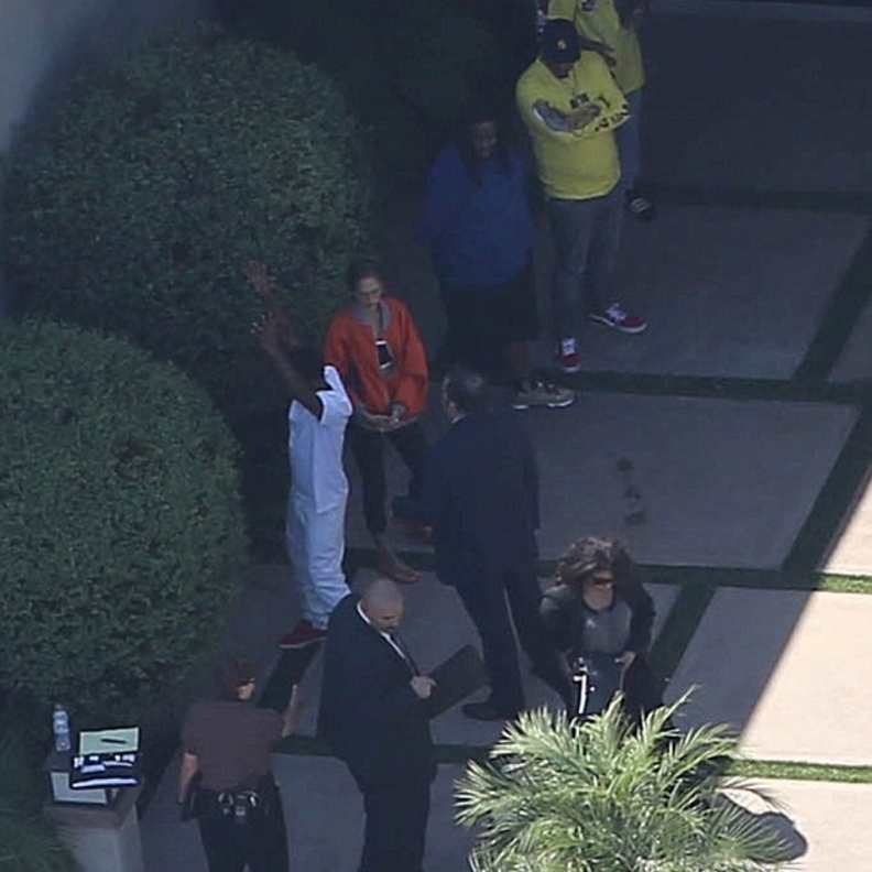 عملية اعتقال كريس براون من منزله