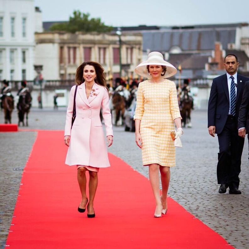 الملكه رانيا واناقتها المعتاده