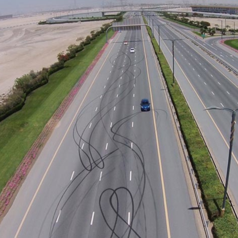 "تفحيط" يكلف إماراتياً 500 ألف درهم