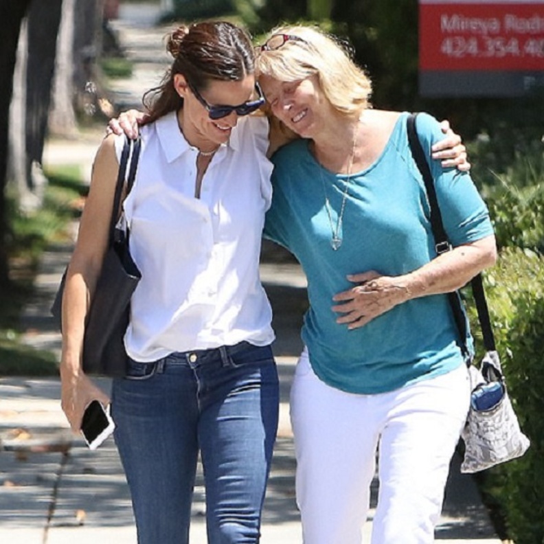 جينيفر جارنر وكريستين