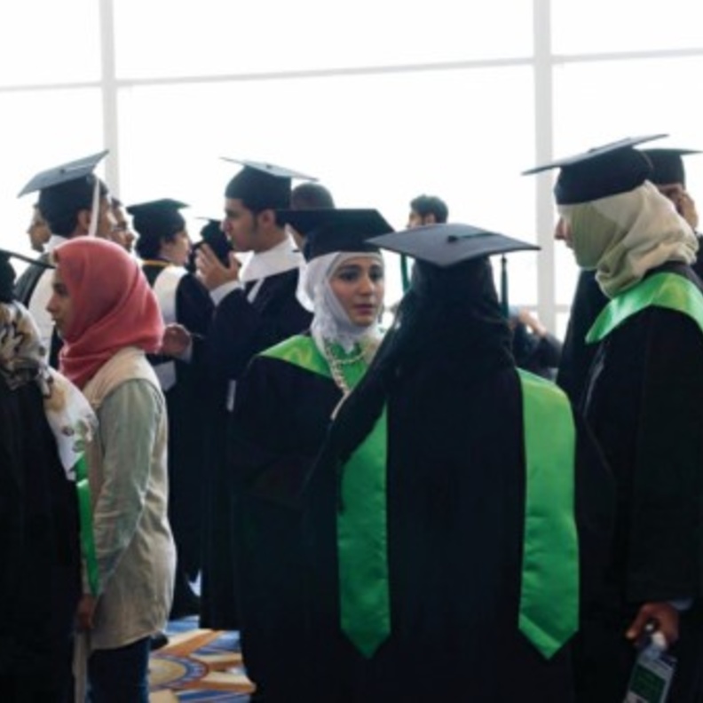 آخر موعد لإستقبال طلبات الإبتعاث هو  يوم الخميس 6/9/1438هـ.