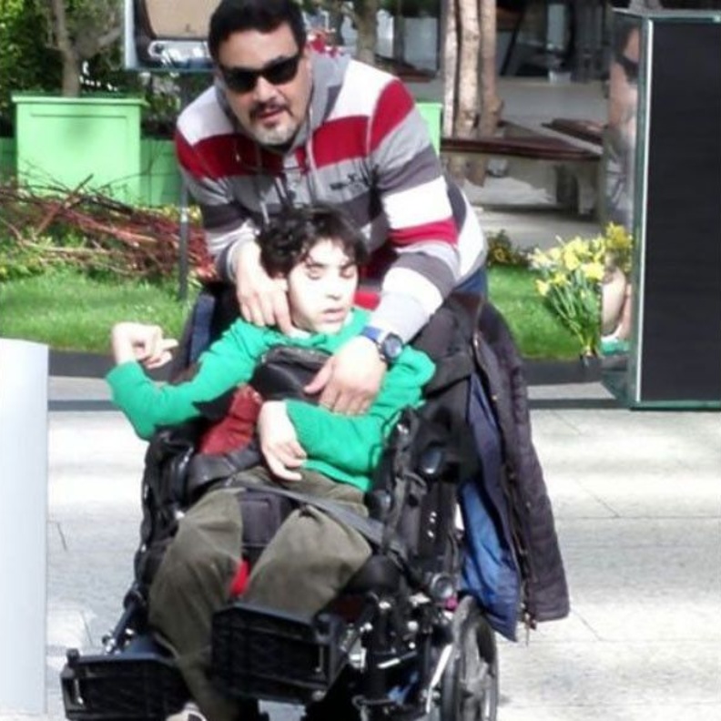 ابن مجدي كامل