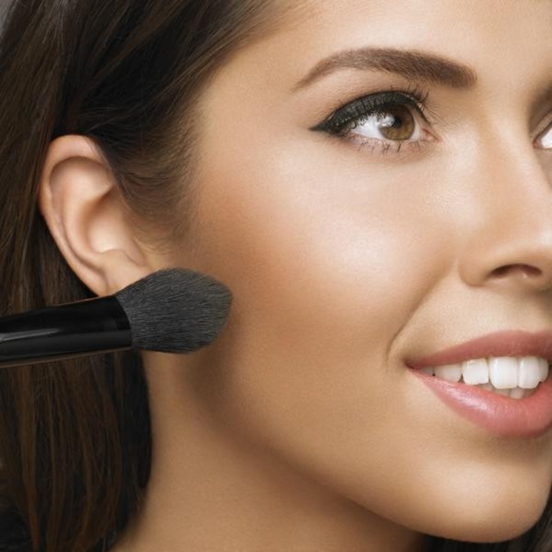 يجب اختيار الفرشاة المناسبة لتطبيق البرونز