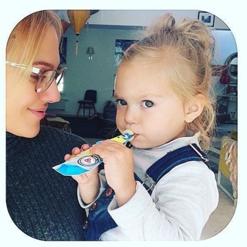 مريم أوزرلي وابنتها