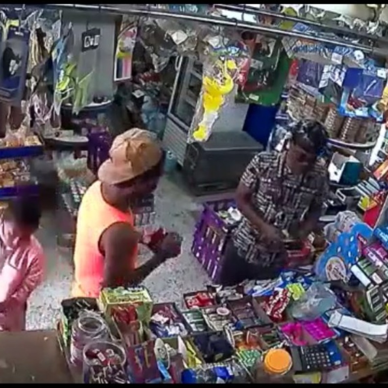 أفراد التشكيل العصابي المضبوط 