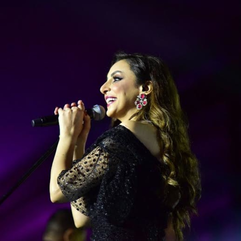 أنغام تتفاعل مع الجمهور