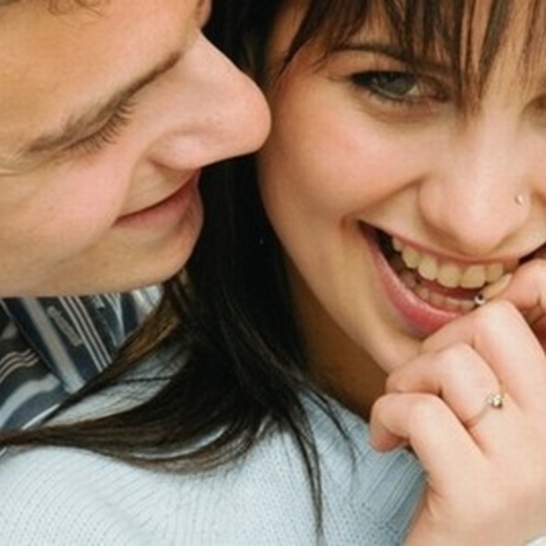 5 اسرار قوية وراء عشق الرجل للمراة الخجولة