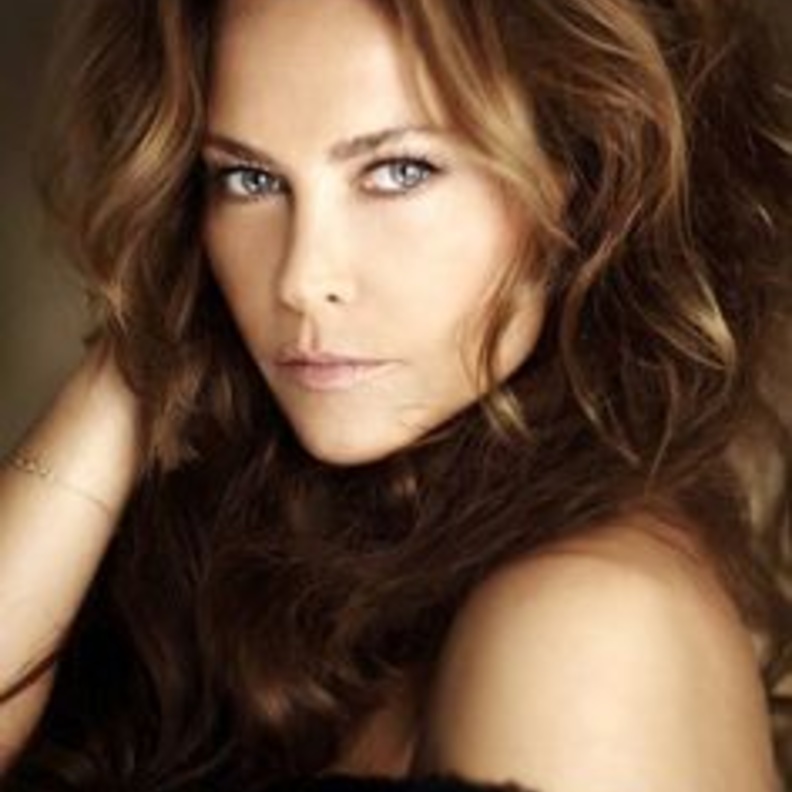 هوليا أفشار