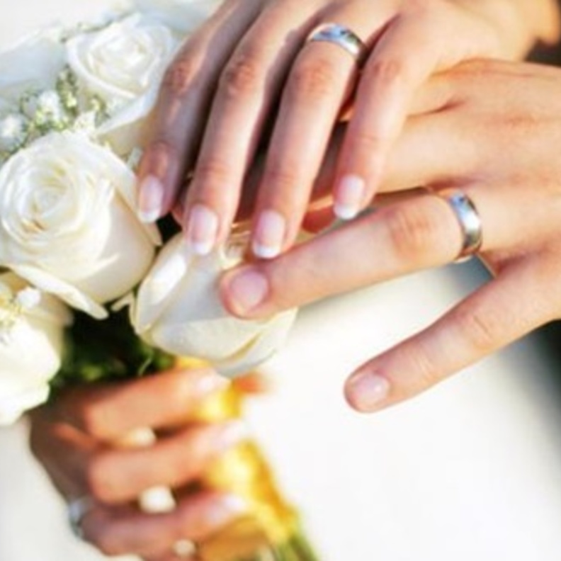 والد يزوج ابنته بلا مهر ويكتفي ببر العريس لأبيه