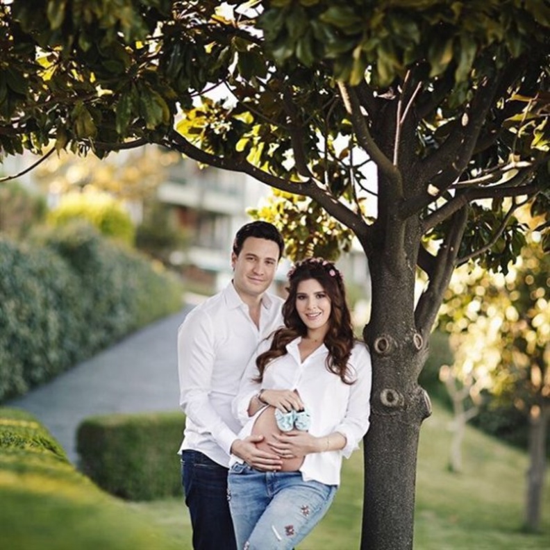 خديجة شندل وزوجها