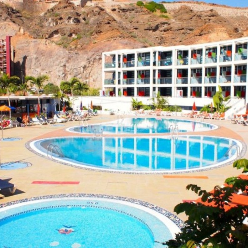 من أشهر الجزر السياحية في إسبانيا، وهي ثالث أكبر جزيرة من أرخبيل