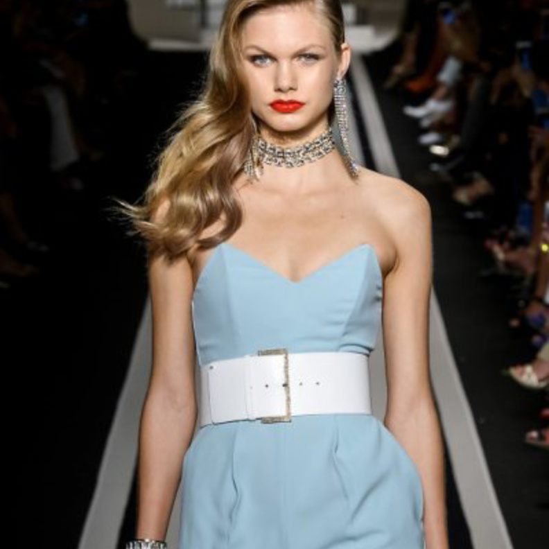 كما عوّدنا ايلي صعب على الابداع والرّقي