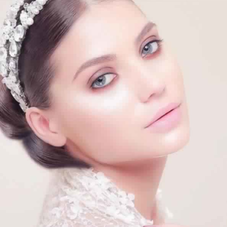 مكياج عروس بالآيلاينر المجنح مع اللمسة البيضاء الجميلة