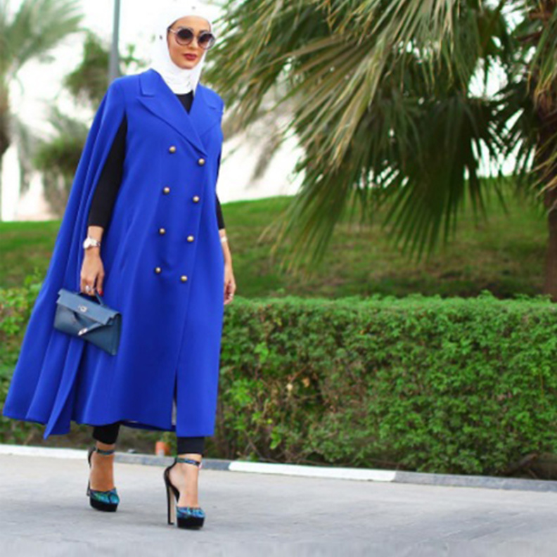 ازياء محجبات 2017 باللون النيلي المشرق 