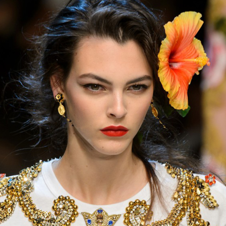 اكسسورات للشعر 2017 بطبعات الورود من دار دولتشي اند غابانا ‏DOLCE & GABBANA